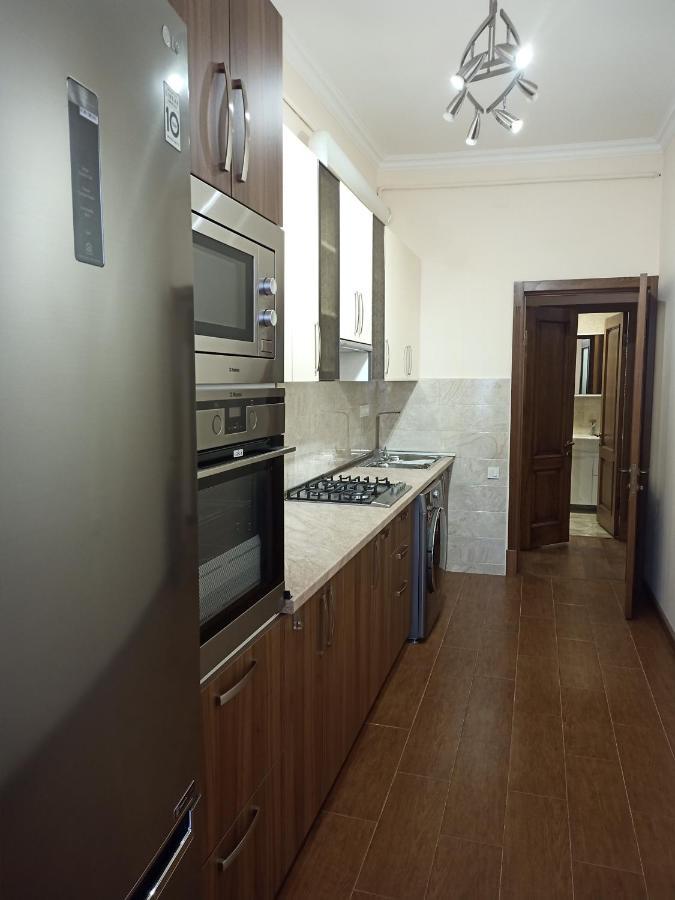 Spacious One Bedroom Apartment In The City Centre Yerevan Bagian luar foto