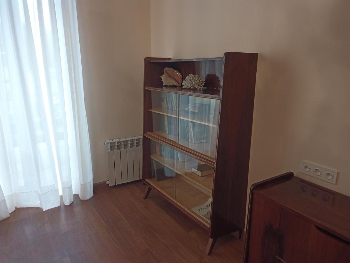 Spacious One Bedroom Apartment In The City Centre Yerevan Bagian luar foto
